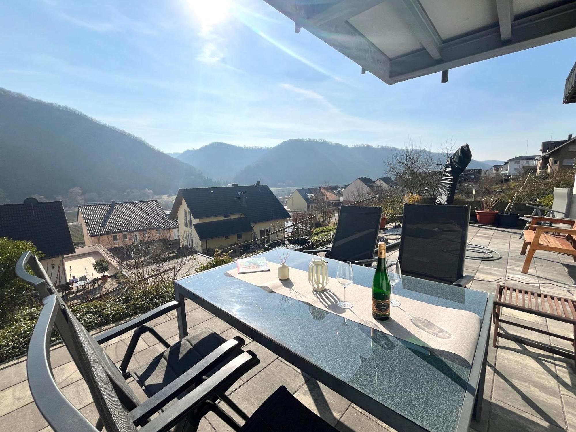 Ferienwohnung Sonnenterrasse, 1-4 Personen, 2 Schlafzimmer, Grosse Terrasse Mueden Exterior photo